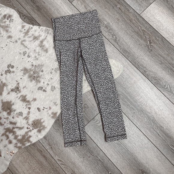 lululemon athletica Pants - Lululemon speckled black white crop leggings